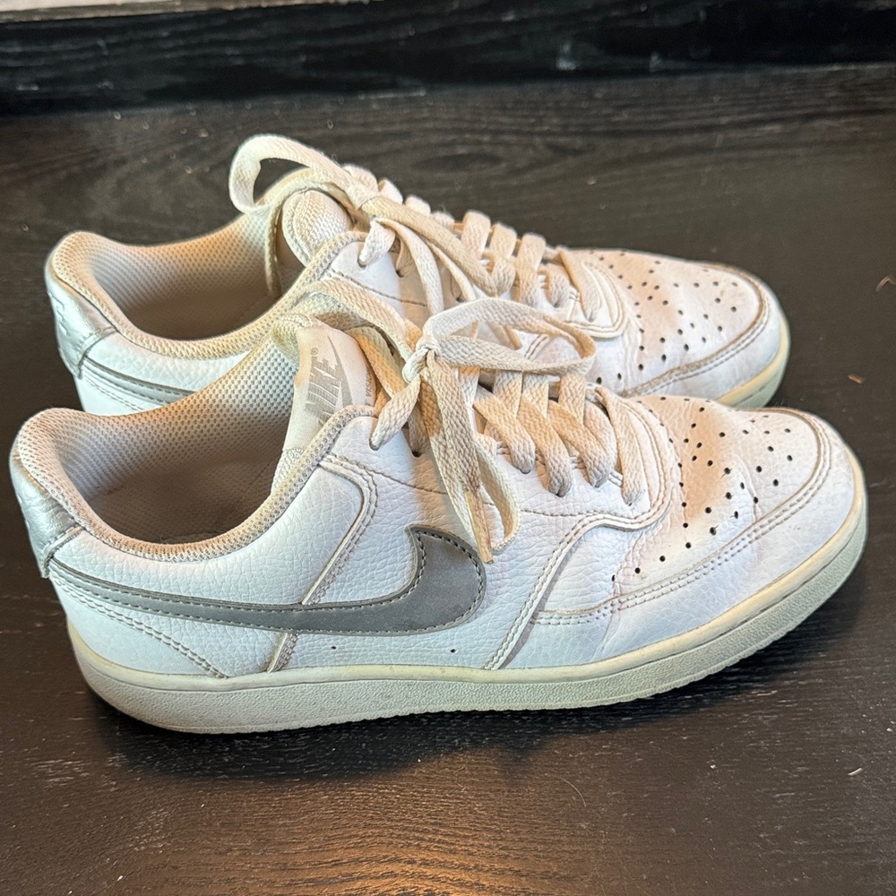 Nike Women's Sneakers Court Vision Low White and silver